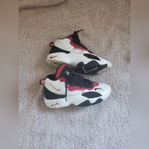 Size 5.5Y Nike sneakers